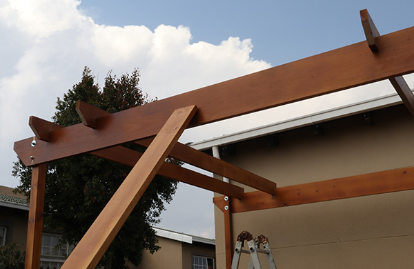 Assemble the two side structures. ( Part 1 )
