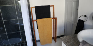 Free-standing Towel Rack